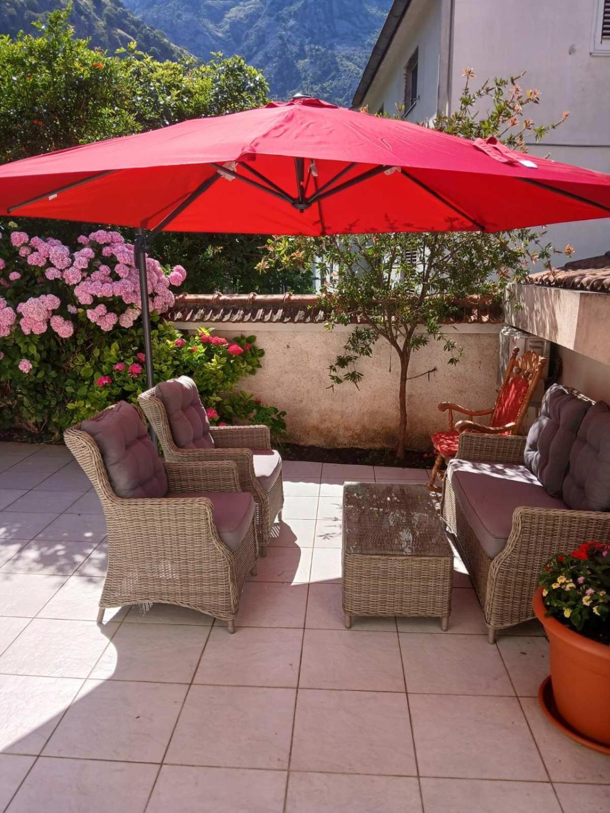 Kotor Sunrise Apartments Екстер'єр фото